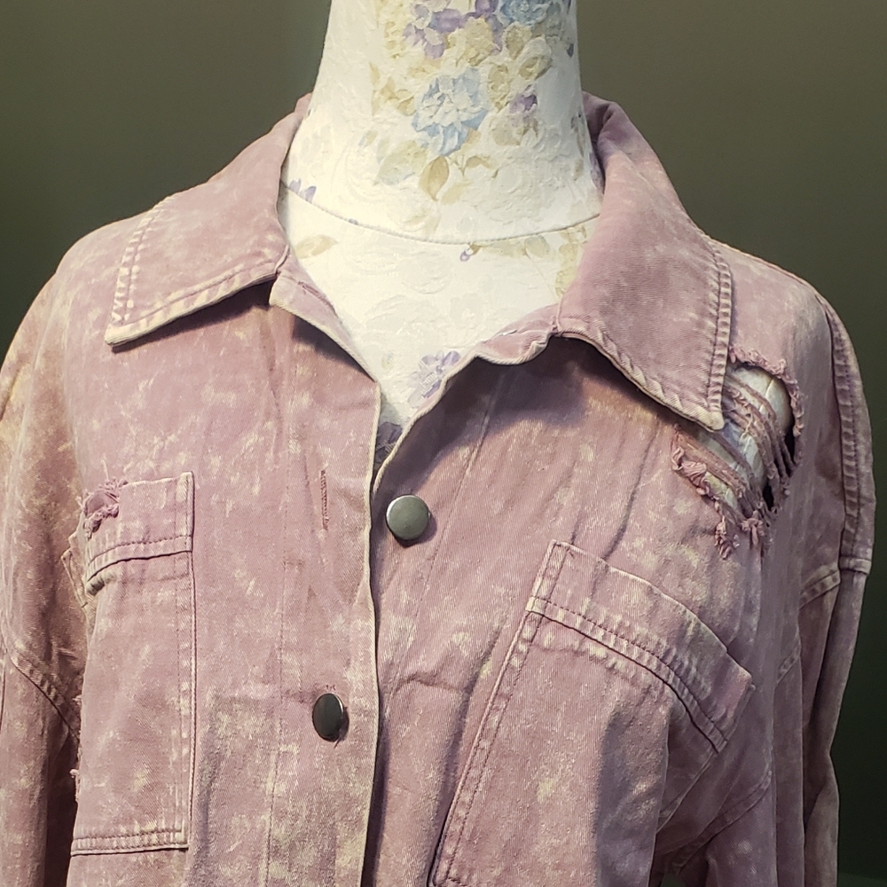 Mystree Size small faded jacket in pink.